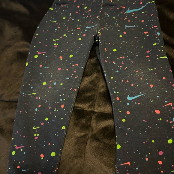 Nike Outfit - Bin 14 - Picture 4 of 5